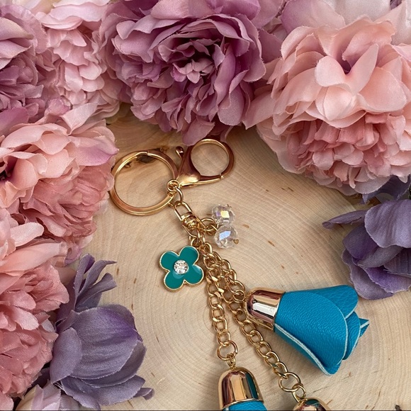 Blue Triple Rose Charm with Beads Keychain - Picture 10 of 14